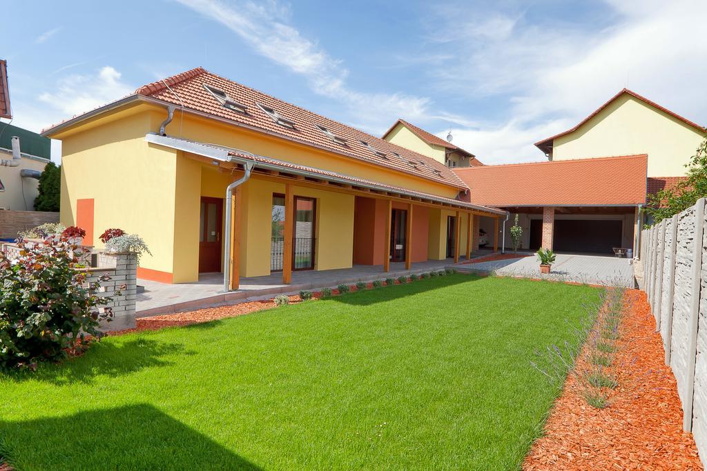 Pension Cizek Mikulov Zewnętrze zdjęcie